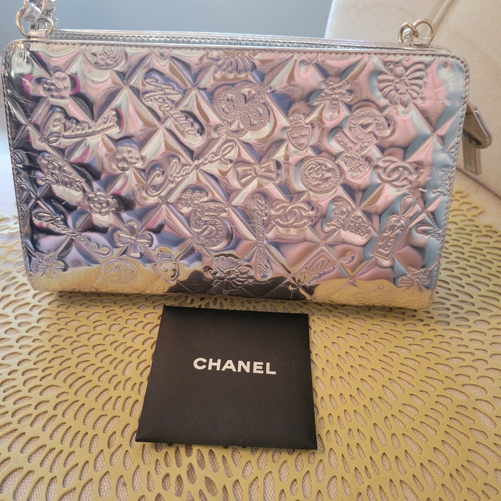100% Authentic Chanel Gold Women's Bag